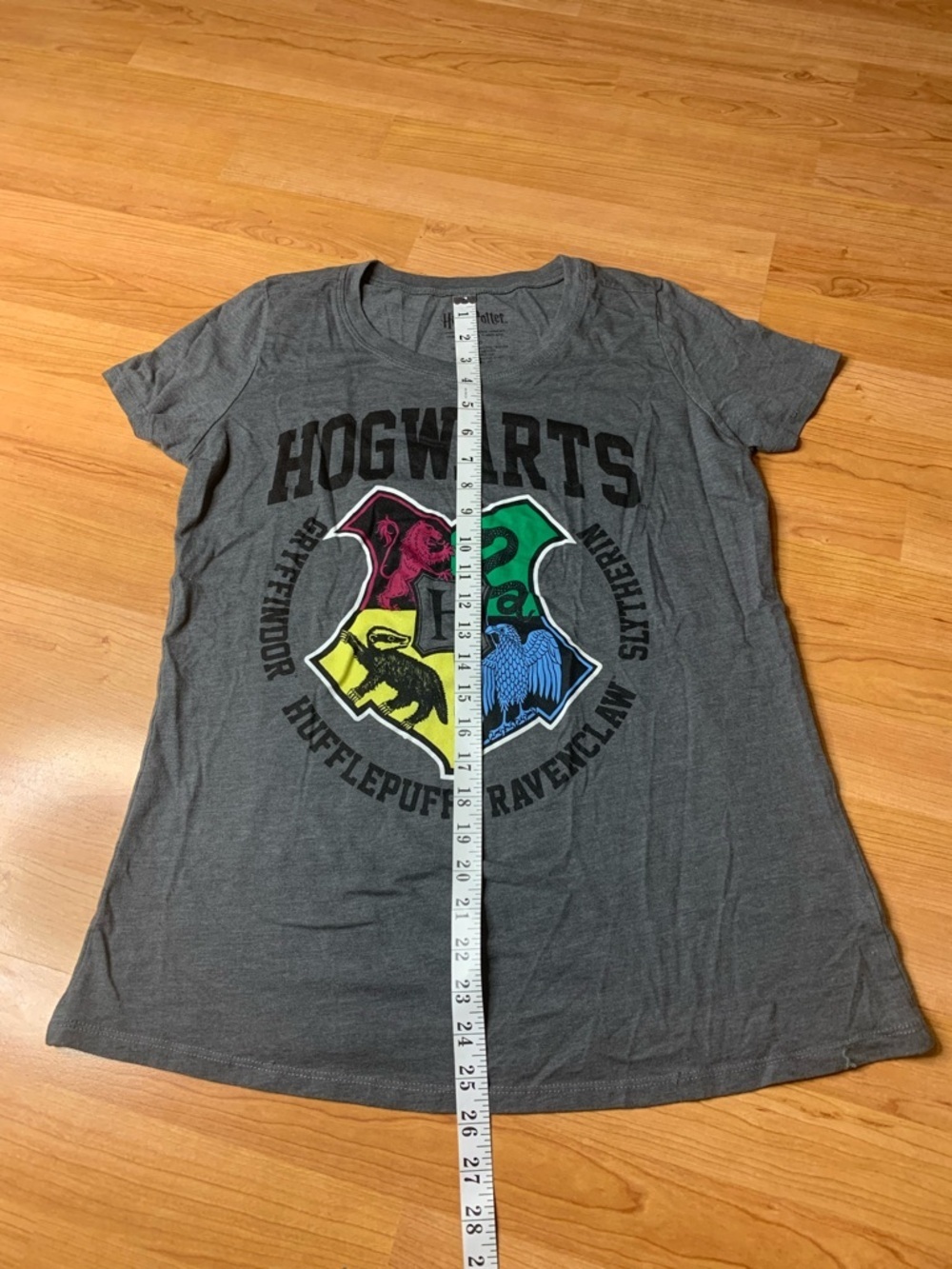 Harry Potter Hogwarts Crest Graphic Tee | Heather Grey | Size S - Picture 4 of 6